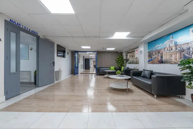 Venta de amplio y funcional local en zona inmejorable (avda. madrid) - Granada — 8