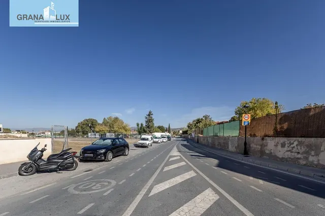 Solar de 1.175 m2 en Ogijares — 12