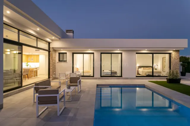 Se vende impresionante villa en Calasparra con 3 dormitorios - foto 2