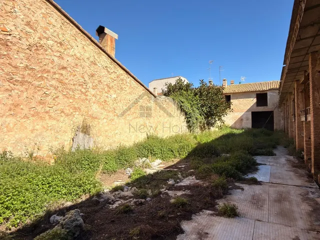 Parcela en el casco urbano del pueblo ideal para construir u - foto 5