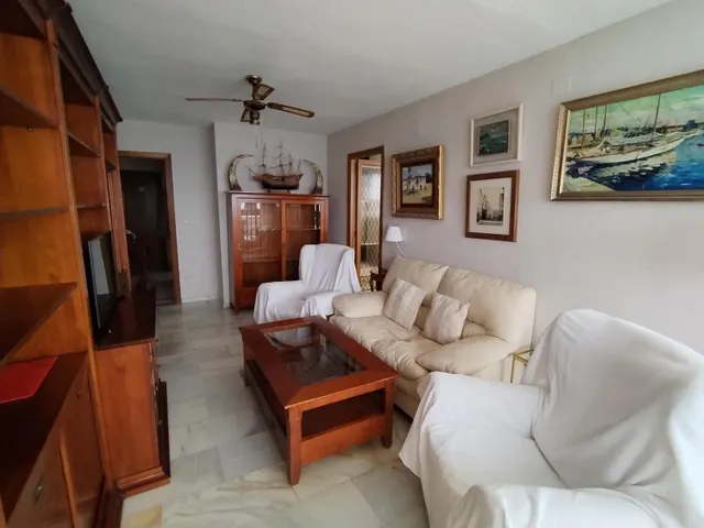 Apartamento de esquina con 2 dormitorios y terraza acristlada en 1 Linea playa Levante. — 10