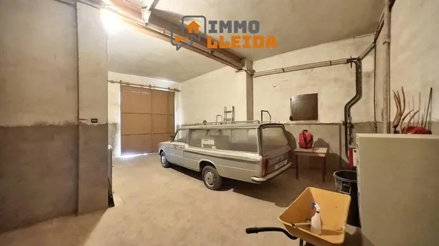 OPORTUNIDAD Casa con mucho terreno y varios garajes — 36