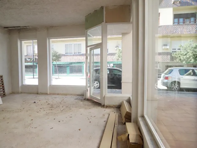 *¡Oportunidad de inversión, en Tomelloso! LOCAL COMERCIAL NU - foto 2