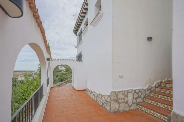 Villa 5 habitaciones 307m² en venta - Monte pego — 45
