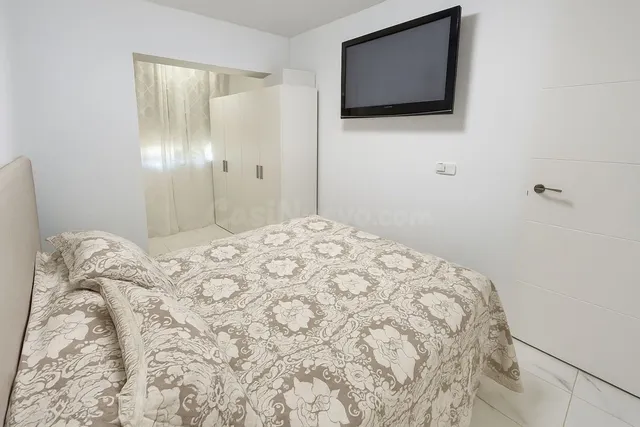 Oportunidad en Benalmádena Costa – 2 apartamentos reformados con gran terraza. — 5