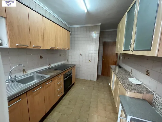 PISO SIN MUEBLES CON GARAJE Y TRASTERO — 6