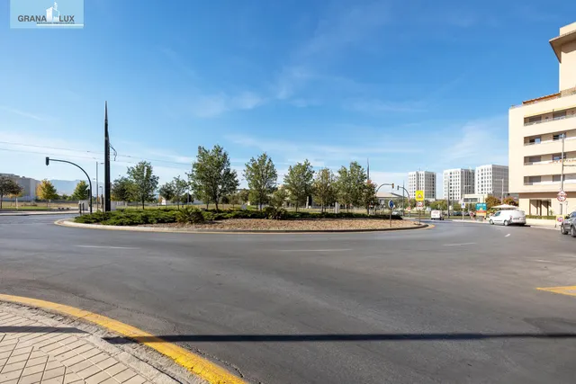 Local comercial en el Campus de la Salud — 22