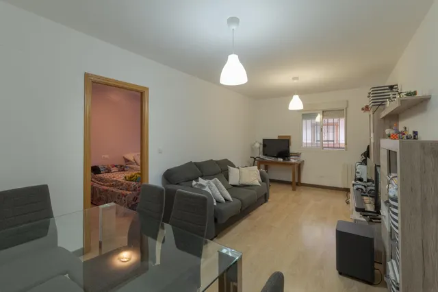 Una vivienda ideal con 2 dormitorios tanto para vivir con total comodidad en planta baja y sin barreras como para inversión segura. ¡Lista para entrar a disfrutar! En Churriana de la Vega. — 18