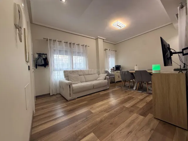 Planta baja lista para entrar a vivir con patio en El Altet 