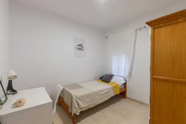 Piso ideal para inversión con alta rentabilidad junto a facultades de  Cartuja en Granada — 7