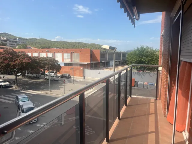 PISO SEMINUEVO ESQUINERO ZONA TRANQUILA