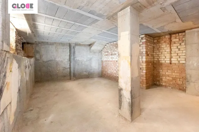 LOCAL EN VENTA JUNTO PLAZA ISABEL LA CATÓLICA — 11