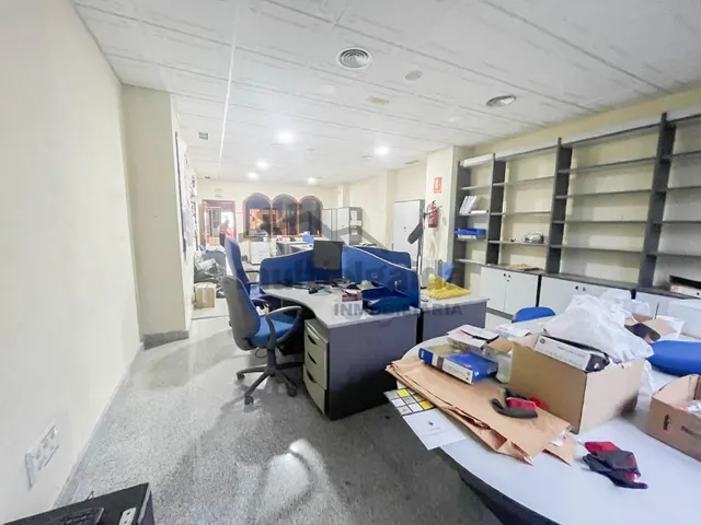 LOCAL COMERCIAL EN PLAZA DEL CABALLO — 4