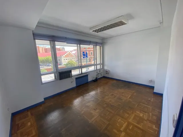 OFICINA EN PLAZA TENERÍAS — 8