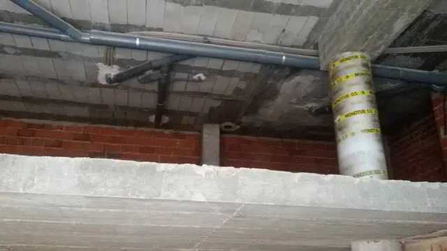 SE VENDE LOCAL PARA ACONDICIONAR CON SALIDA DE HUMOS — 4