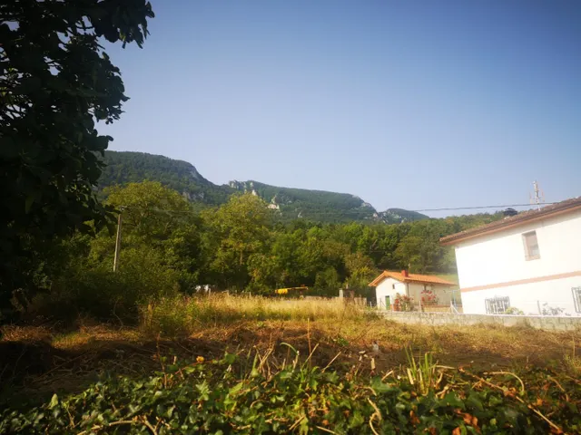 TERRENO URBANO EN VALLE DE MENA — 11