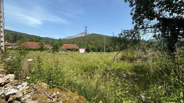 OPORTUNIDAD ÚNICA TERRENO URBANO EN RIVA DE RUESGA - foto 2