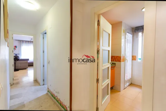 PISO EN EL CENTRO DE ARMILLA, CON GARAJE  Y TRASTERO. — 7