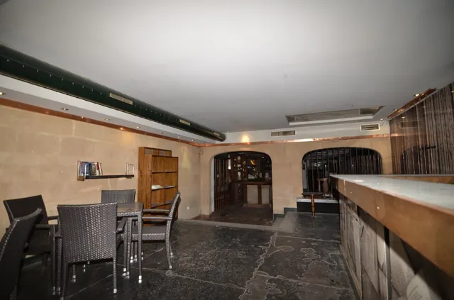 Urbis te ofrece un fantástico local en venta en zona San Juan, Salamanca. — 22