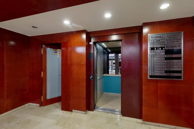 Piso de 3 dormitorios, vestidor y 134 m2 en pleno centro de Murcia – Calle Platería — 41