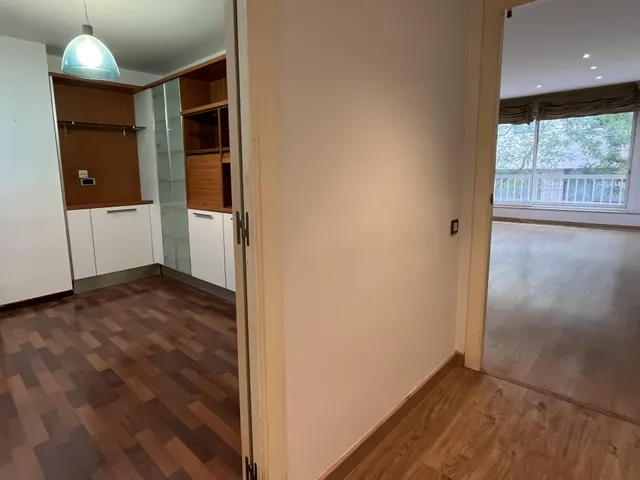 PISO MUY AMPLIO Y TRANQUILO EN SARRIA — 7