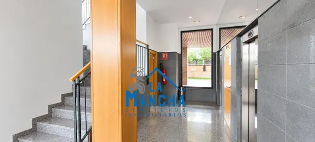 *950€ al mes* inmobiliaria la mancha alquila piso facultad de medicina de Albacete — 8