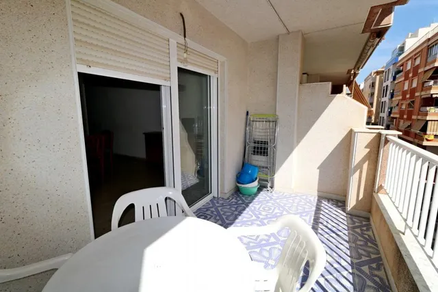 Apartamento de 2 dormitorios en Torrevieja, Alicante (Costa Blanca) — 10