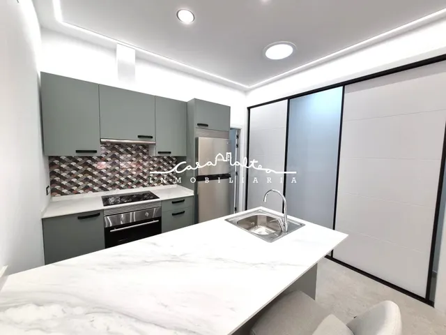 SE VENDE ESTUDIO EN 2 LINEA - PLAYA LEVANTE - BENIDORM - foto 3