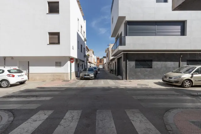 SE VENDE CASA SOLAR EN CALLE GUADALAJARA, EN EL ZAIDÍN. — 11