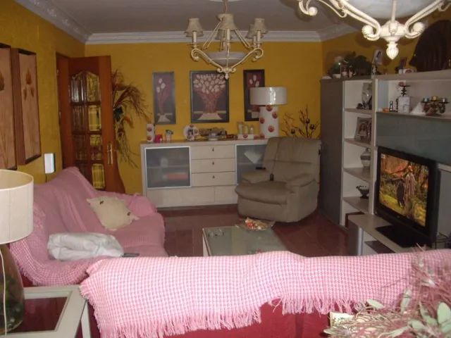 MAGNIFICA CASA SOBRE LOCAL SEMINUEVA  EN LA CURVA — 5
