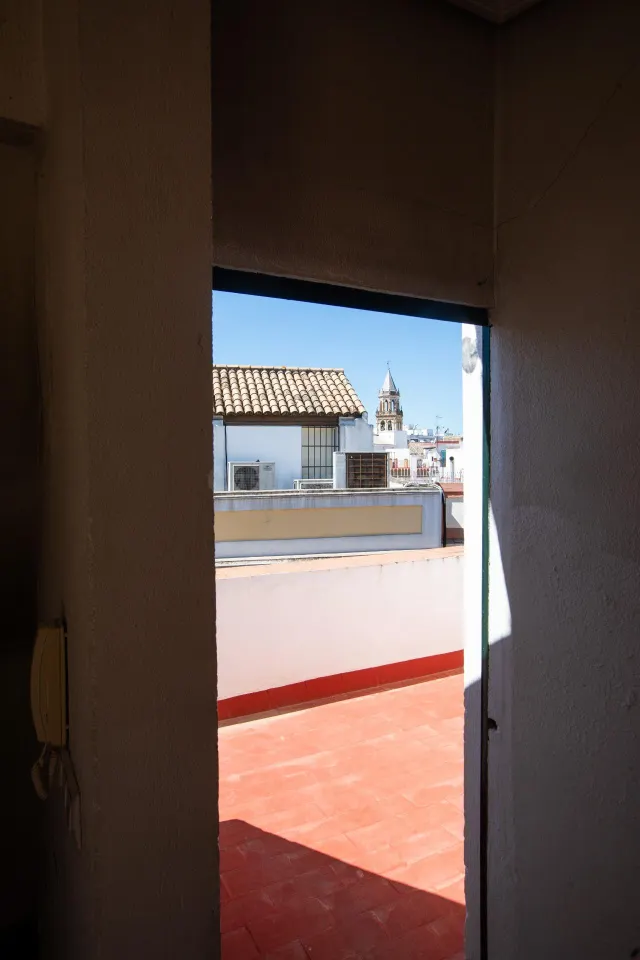 Emblemático edificio completo en el corazón de Sevilla - foto 4