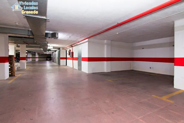 Camino de Ronda cercano a Caleta. Plaza de garaje en venta con acceso en rampa a 15.000€ cada una. A — 15