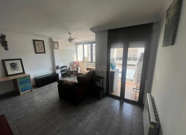 Amplio piso a 300 metros del mar en Palamós: luz, espacio y  - foto 3