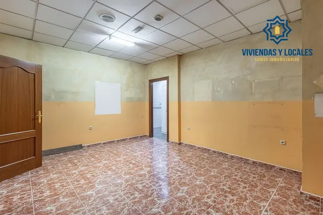Local comercial en Pajaritos. — 16