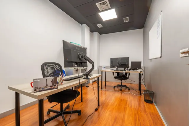 Edificio de 3 plantas destinado a oficinas junto a Centro Comercial Serrallo — 16