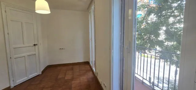 Alquiler de Piso Exterior en Trafalgar con Balcones y Terraza — 16