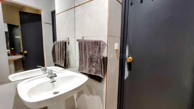 Local comercial en alquiler en Baena con gran visibilidad - foto 4