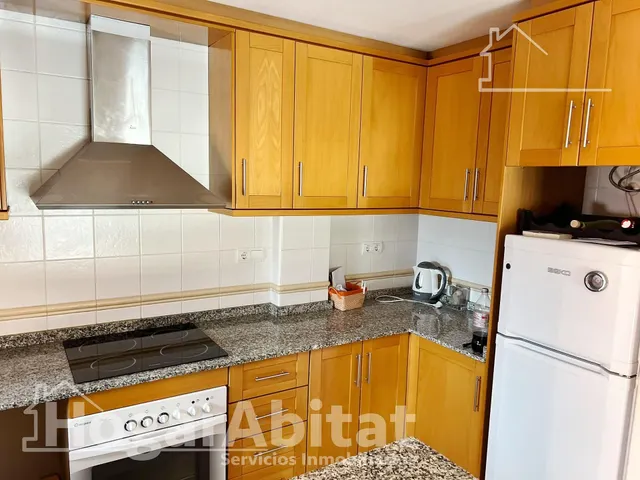 Bonito bajo, acogedor y lleno de luz natural en residencial con piscina y terraza — 9
