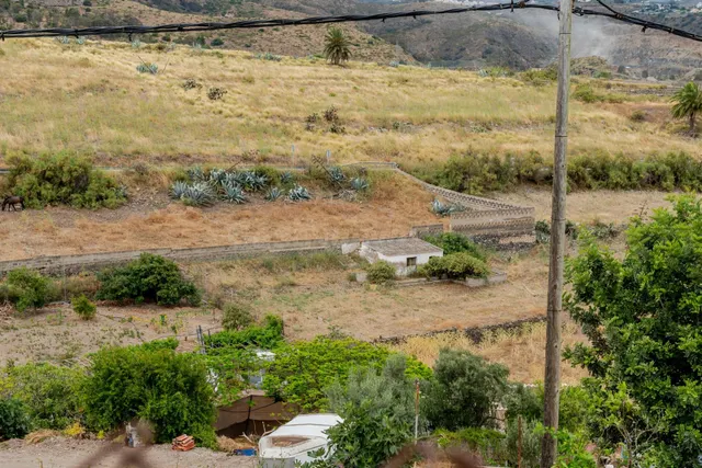 Gran Terreno Rústico de 5.637,40m2 en La Carretera General d - foto 4