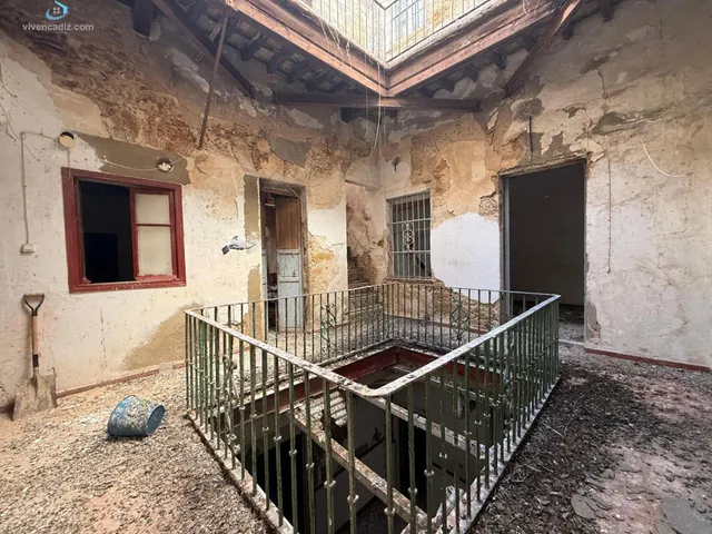 Edificio en el Centro de Puerto Real: Oportunidad para Inversores — 8