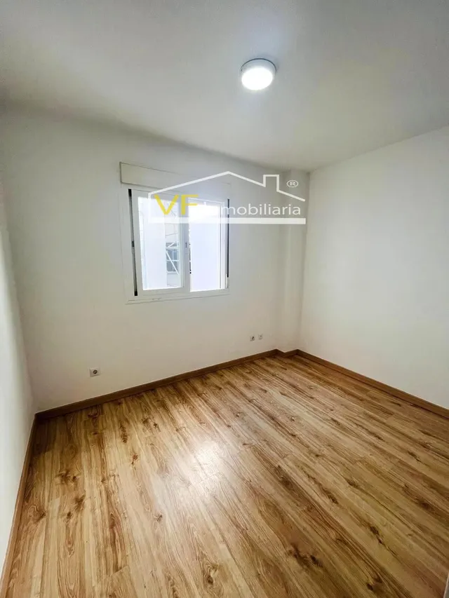 ¡Vive cómodo, vive bien: Apartamento reformado junto al Hospital Civil! — 7
