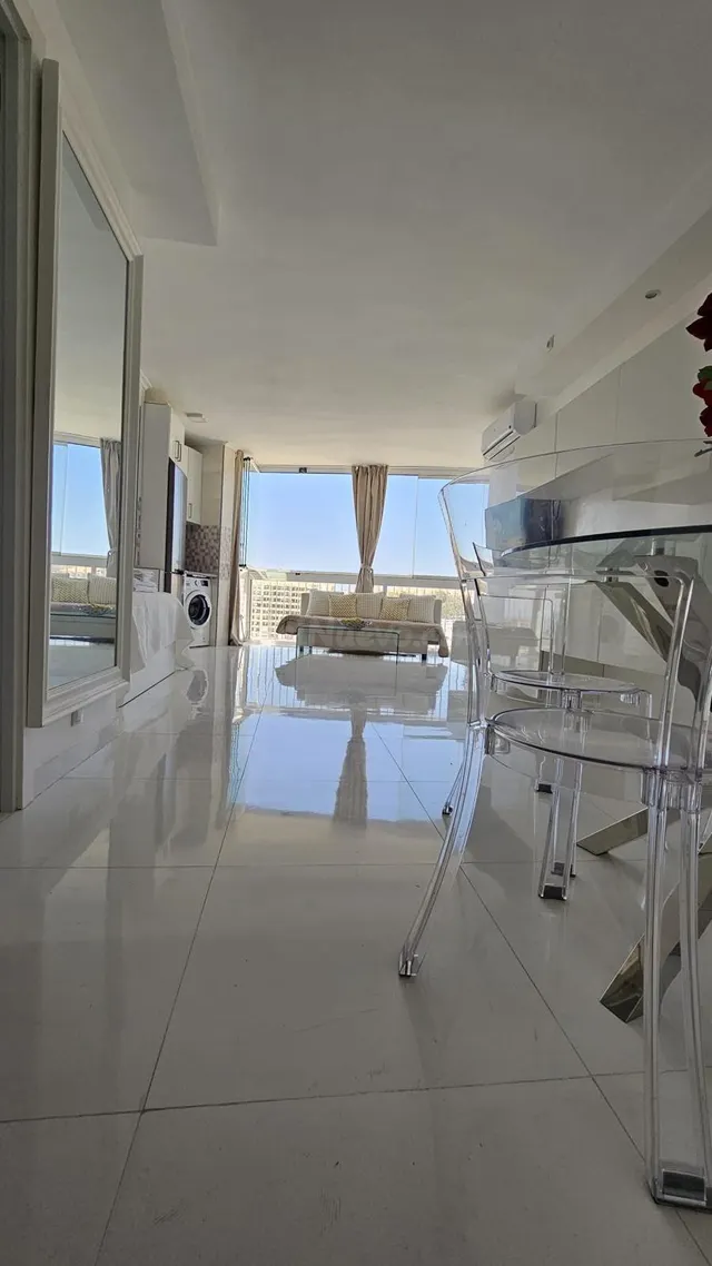 Estudio de Lujo en Primera Línea de Playa en Benalmádena - foto 5