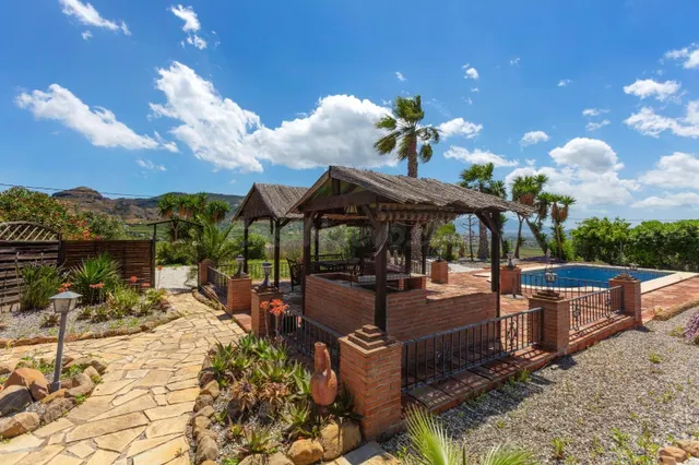 Finca con Estudio de Invitados, de Fácil Acceso y en un Ento - foto 4