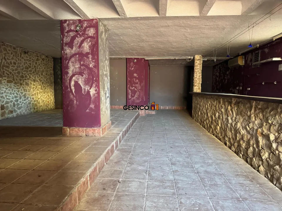 Local comercial en venta en Playa de Gandía - Oportunidad para reformar
