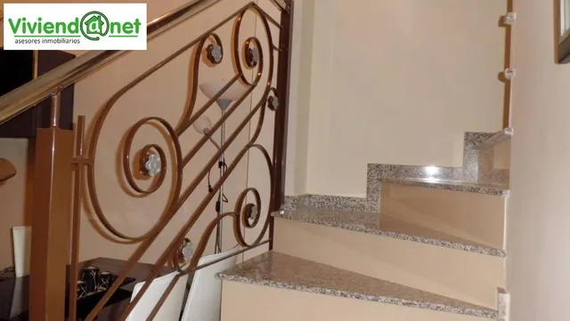 PRECIOSO DUPLEX EN URBANIZAC.CON PISCINAS Y JARDINES — 44