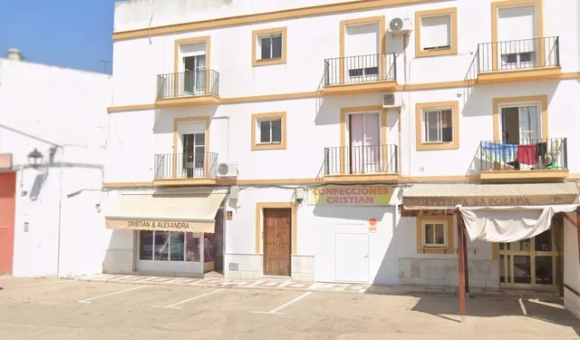 Inmueble Ocupado-Sin Posesión. Piso en venta en Carretera de
