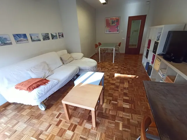 Interesante piso, incluye plaza de garaje, Sector Universidad. — 6