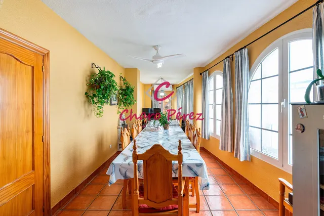 Vivienda en esquina lista para entrar a vivir en Aguadulce centro, zona Pedro Muñoz Seca. — 12