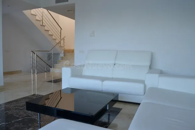 Chalet moderno en 1ª línea con vistas maravillosas en zona a - foto 3