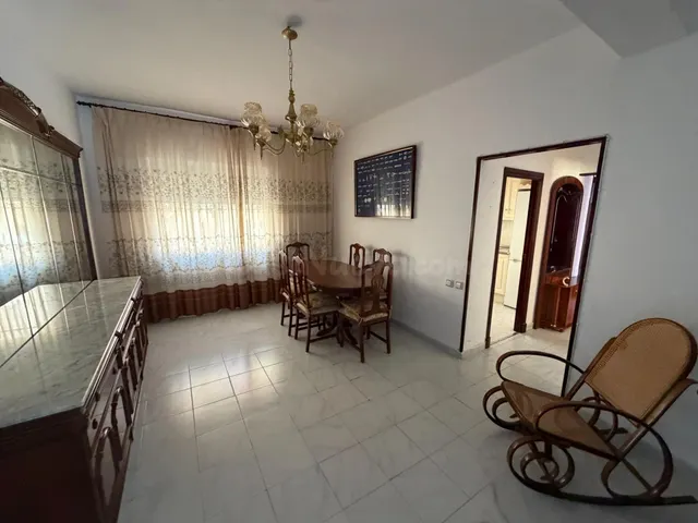 EN VENTA VIVIENDA DE TRES DORMITORIOS EN ZONA CARLOS III